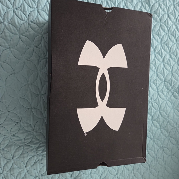 Under Armour White and Black Sneakers - Picture 3 of 6